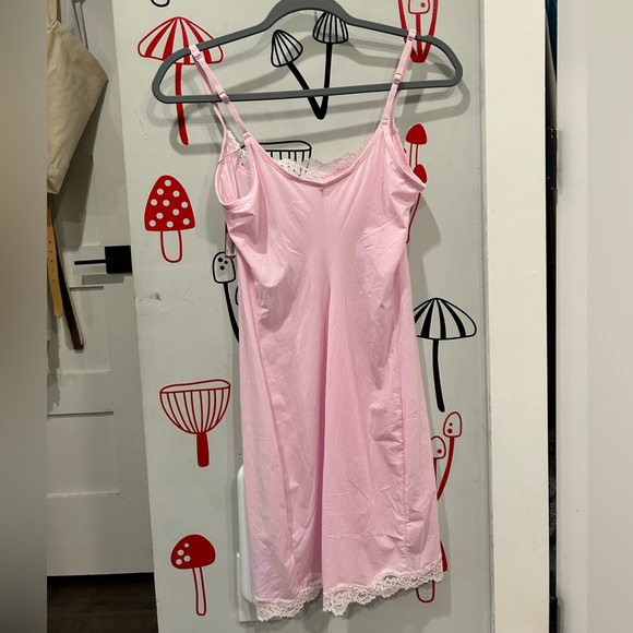 Skims NEW Fits everyone lace slip dress size: large color: cherry blossom tonal - Picture 6 of 7